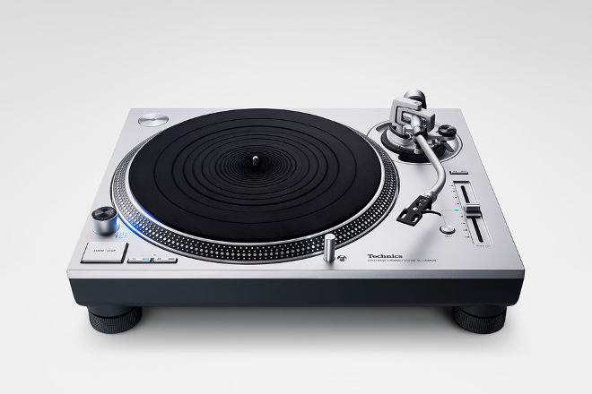 Technics unveils "standard" version of its updated SL-1200 turntable