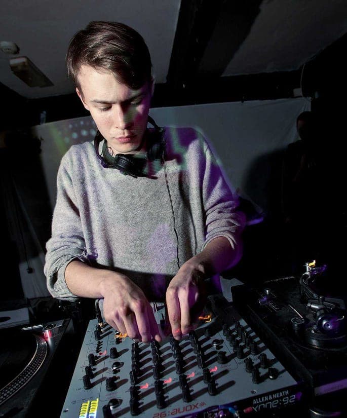 Download a two-hour solo session by R&S / Karenn’s Pariah on NTS Radio