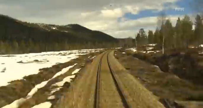 Someone set a Norwegian train journey to the entire of DeepChord presents Echospace's Luimin, and the results are amazing