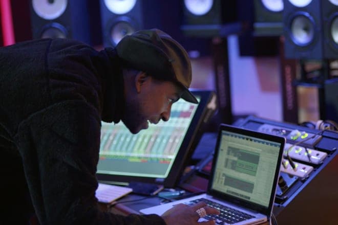 Watch Skepta in his studio revealing how he wrote the beat for 'That's Not Me'