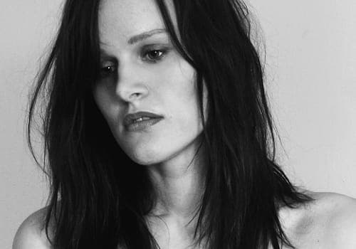 Experimental chanteuse Maria Minerva announces full details of new album