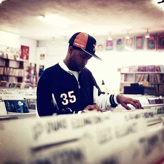 Watch candid footage of J Dilla in a recording session with Common and The Soulquarians from 2002
