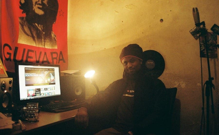 DJ Nigga Fox experiments with acid on longform '15 Barras' 12" for Príncipe