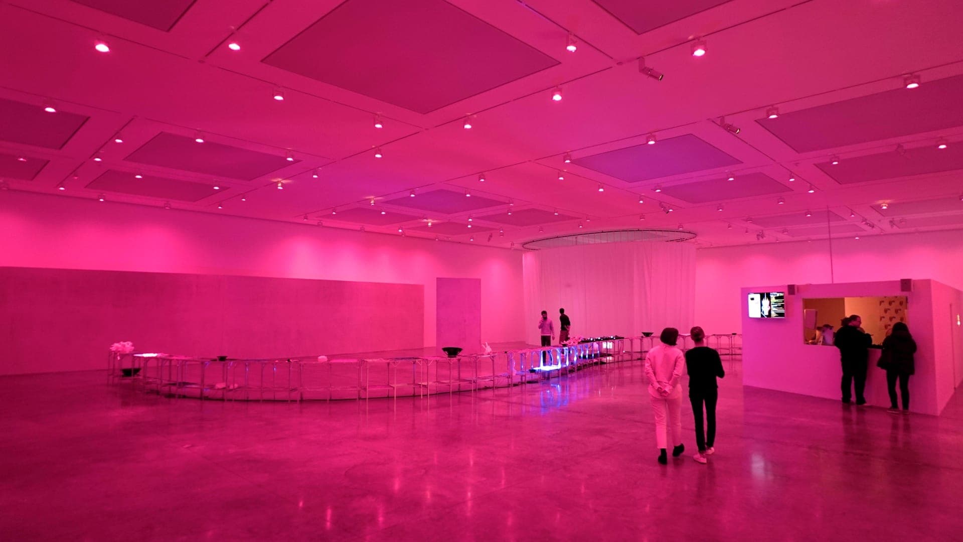 Eddie Peake brings legendary jungle pirate station Kool FM into London’s White Cube gallery