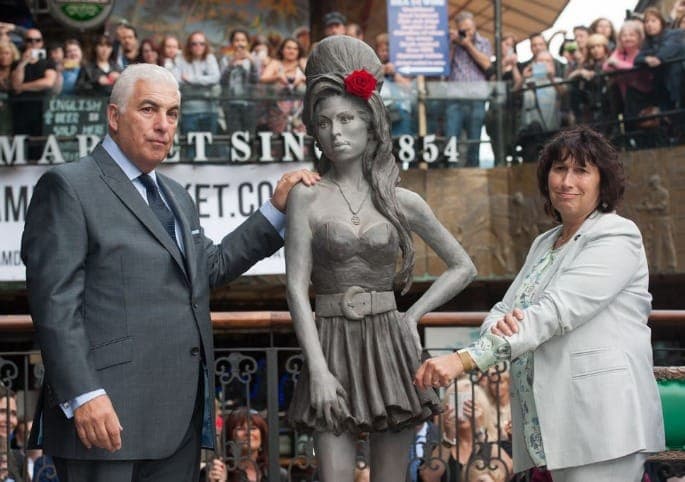 Amy Winehouse statue unveiled in Camden