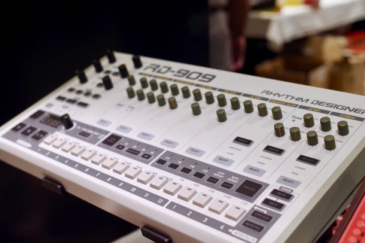 Behringer BD-909