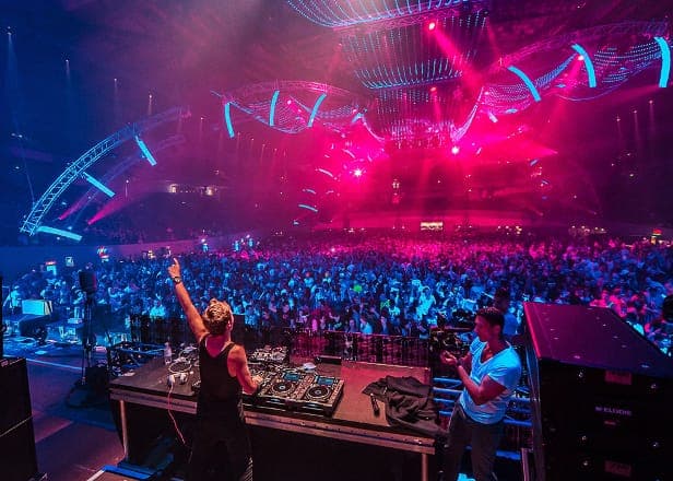 Entertainment giant SFX emerges from bankruptcy as LiveStyle, shuns the term “EDM”