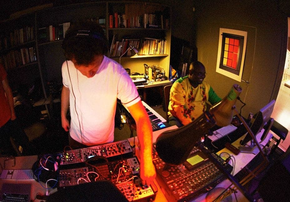 Nozinja unveils collaboration with Mumdance, Micachu and Tirzah – stream ‘Thinking Of You’