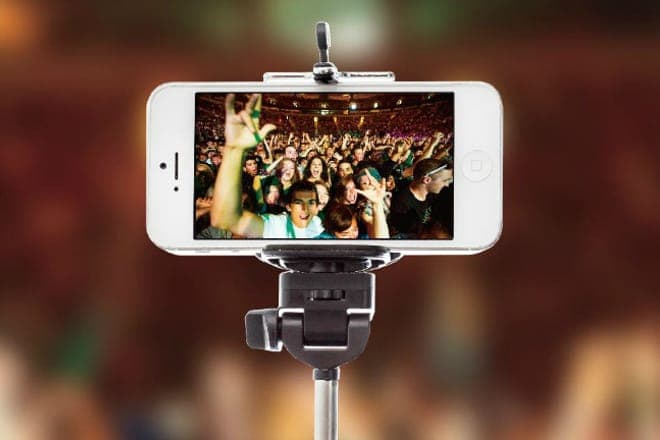 Selfie sticks banned by several US festivals