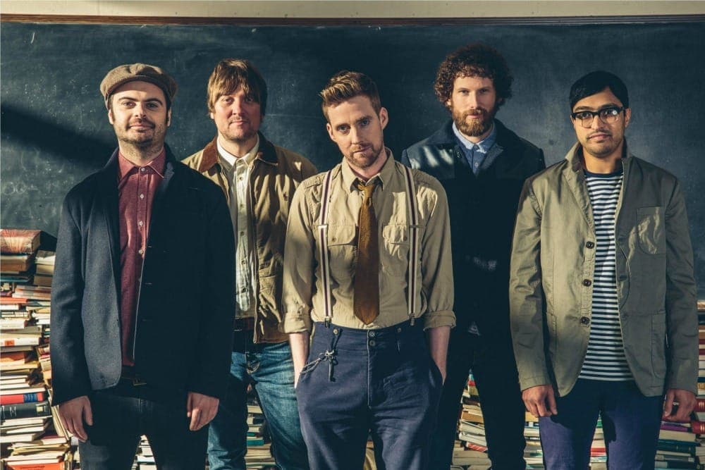 Kaiser Chiefs have gone tropical house on new single 'Parachute', send help