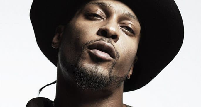 “I don’t care about sad robots, I care about SINGERS WHO CAN F**KING SING”: Kanye, D’Angelo, Oneohtrix and more reviewed in the FACT Singles Club