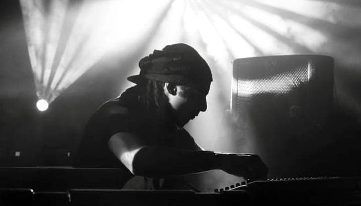 Transatlantic vibrations: 10 years of DMZ and Dub War