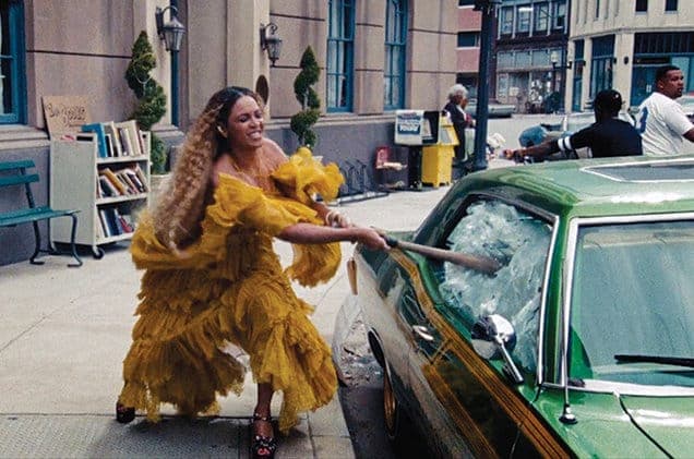 Beyoncé-inspired 8-bit game lets you smash cars and Illuminati conspiracy nerds