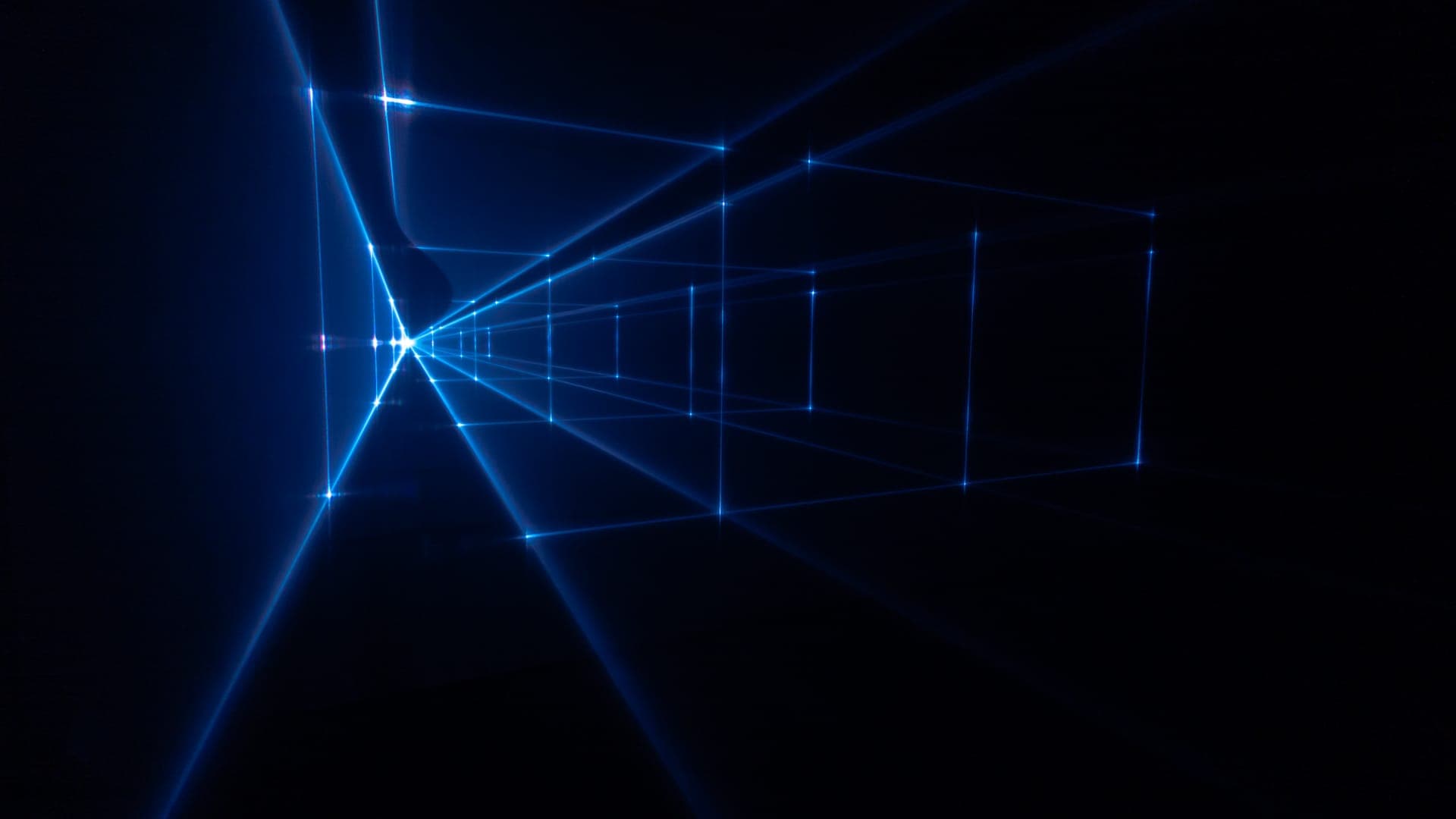 United Visual Artists (UVA) – Vanishing Point