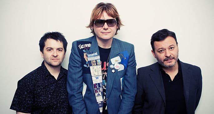 Hear Manic Street Preachers new single ‘Show Me The Wonder’
