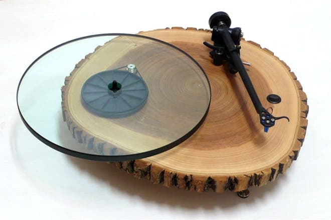 Wooden turntable manufacturer’s Kickstarter campaign hit by copyright claim