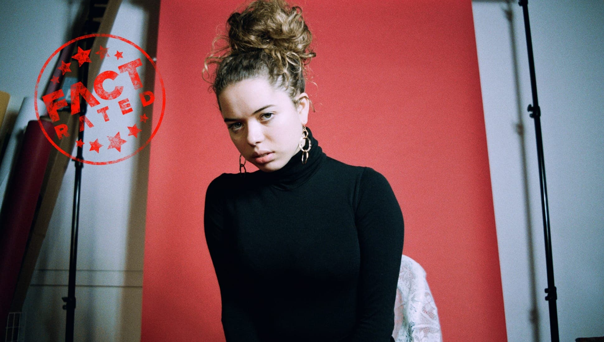Step into the cult of Nilüfer Yanya, the London romantic writing raw songs about love and money