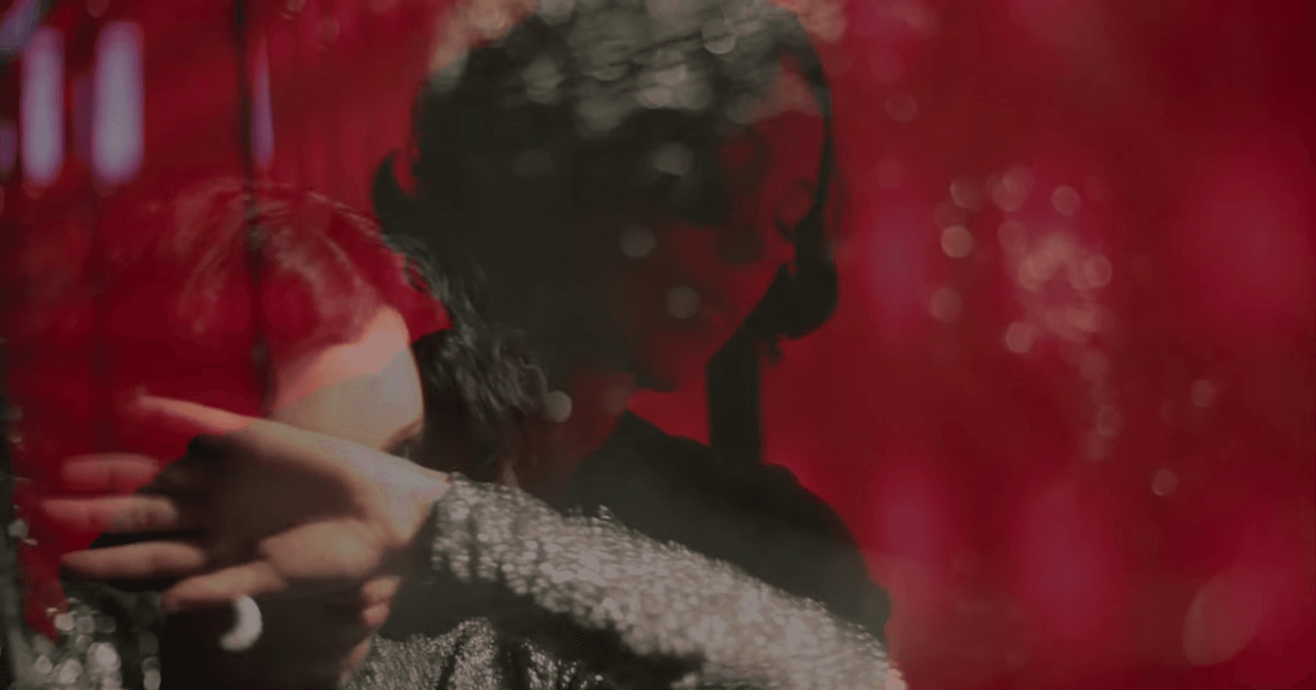 Kelly Lee Owens – ‘Uncertain’ (Official Video)