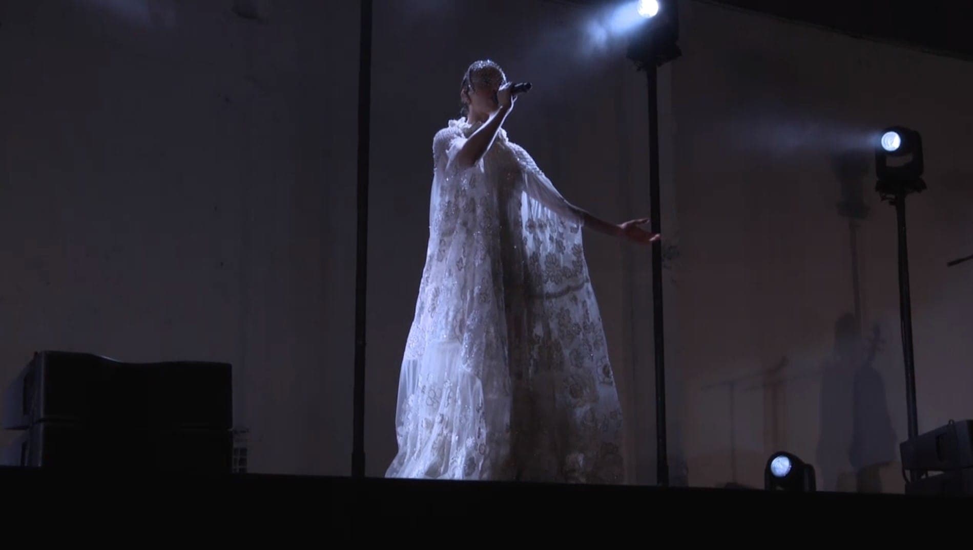 Watch FKA twigs perform at Valentino’s menswear fashion show