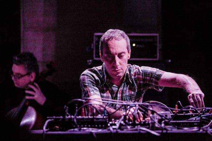 Two live versions of Oren Ambarchi’s ‘Knots’ get pressed to vinyl by PAN