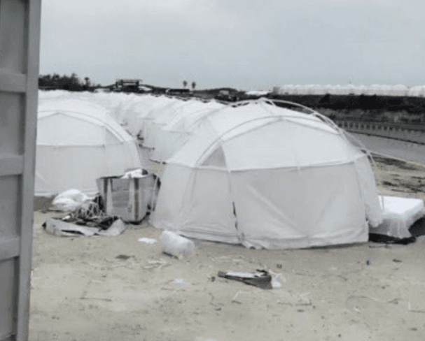 $12,000 luxury island festival descends into chaos after fans complain of “refugee camp” conditions
