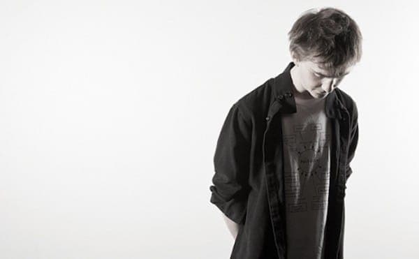 Stream an all-vinyl '90s jungle mix by Ben UFO