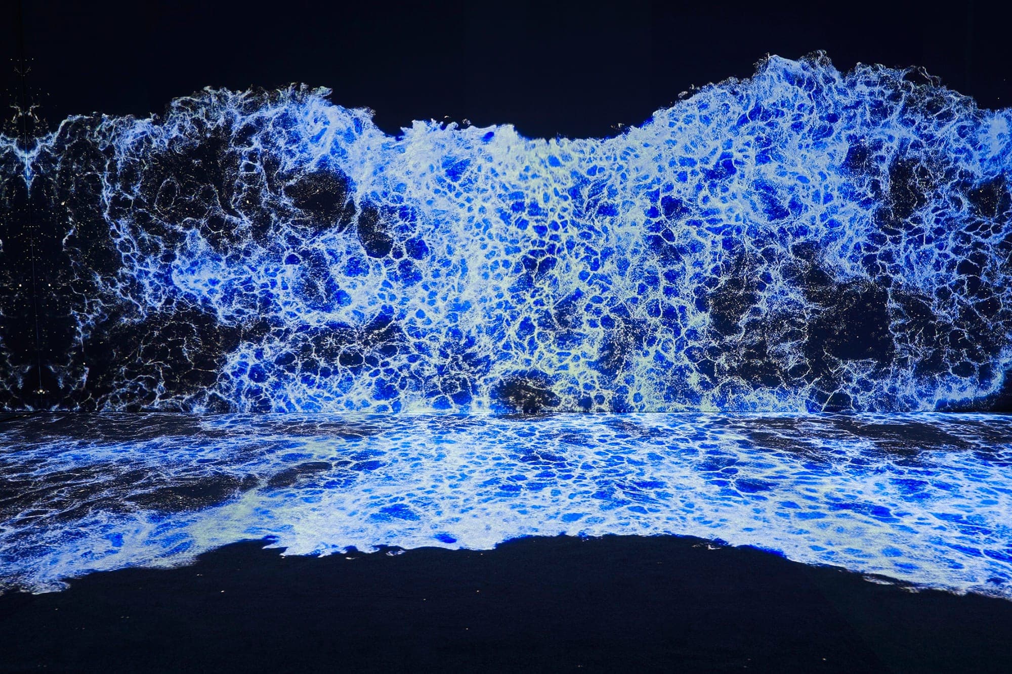LUX: a’strict – Starry Beach