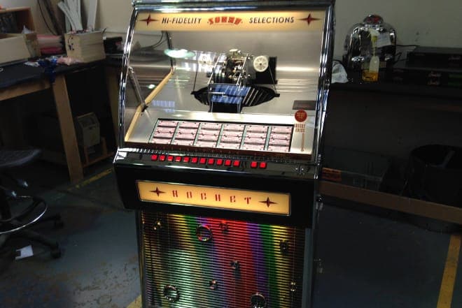 First vinyl jukebox manufactured in two decades