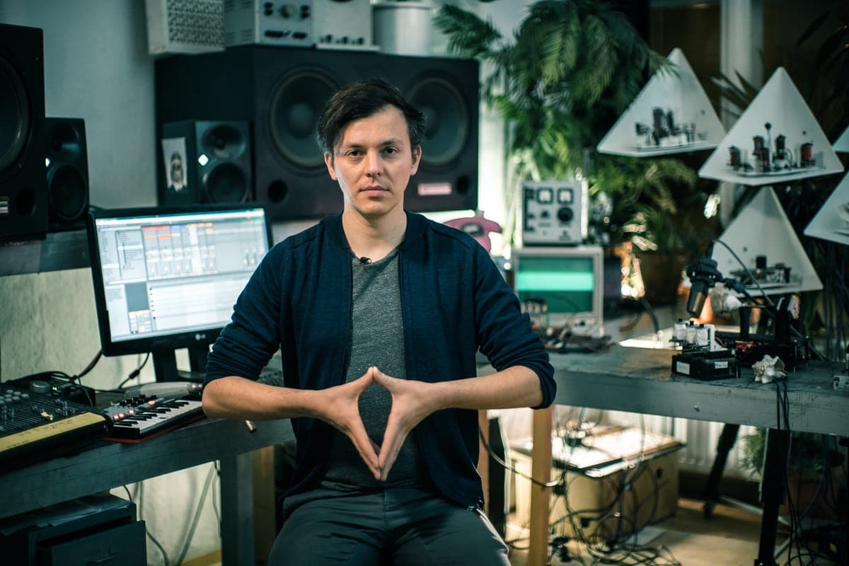 How To Make A Moritz Simon Geist Track (with robots)