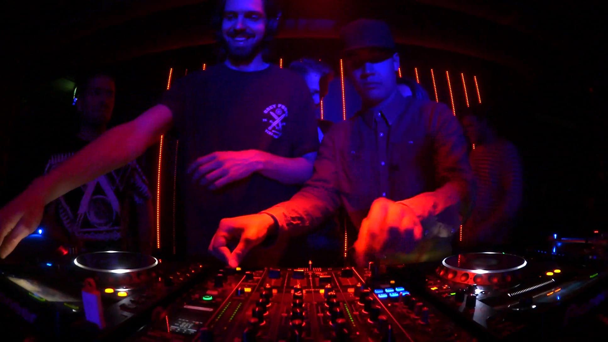 Live: Wouter S & DJ Q & Locklead & U Kno The Drill & Julian Alexander b2b @ 44 Bass Utrecht
