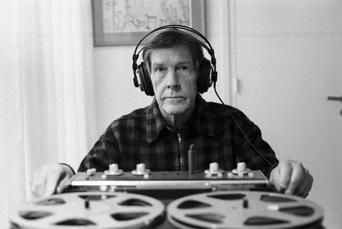 Record and share a silent masterpiece with the John Cage 4′ 33″ app