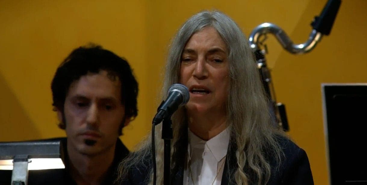 Patti Smith performs for Bob Dylan at Nobel Prize award ceremony