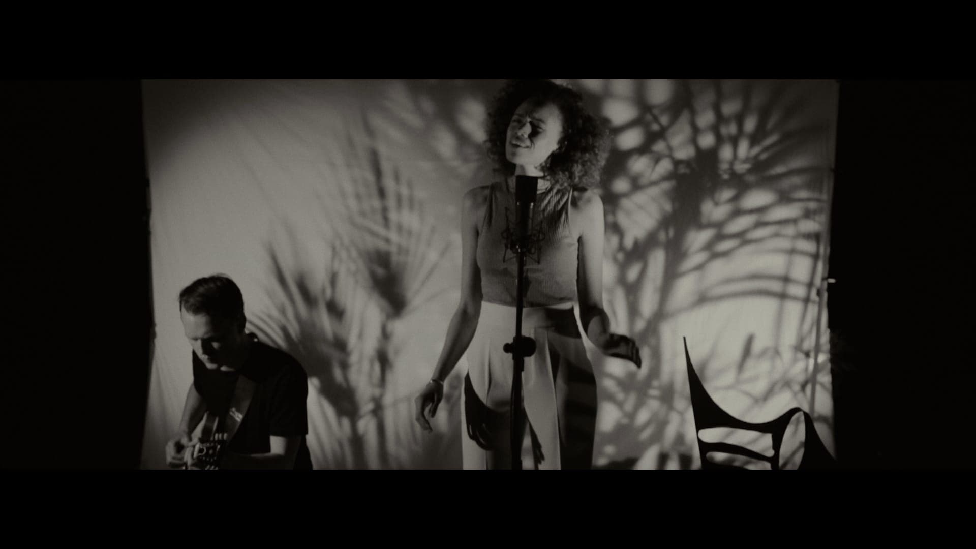 JONES – ‘Indulge’ (Live Session)