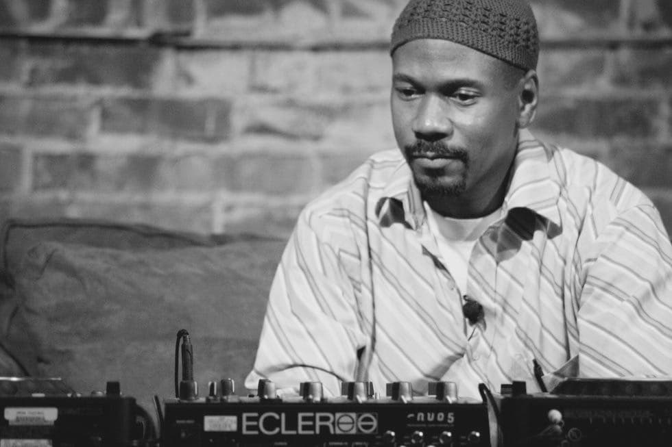 Larry Heard releases two remixes as Mr. Fingers on L.I.E.S
