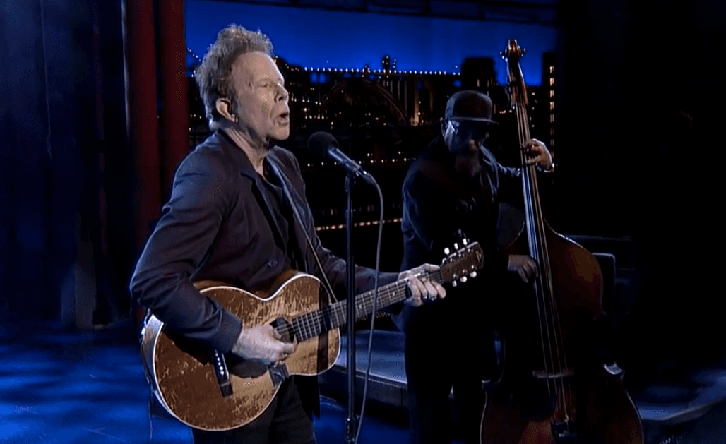 Watch Tom Waits play new song 'Take One Last Look' for David Letterman's retirement