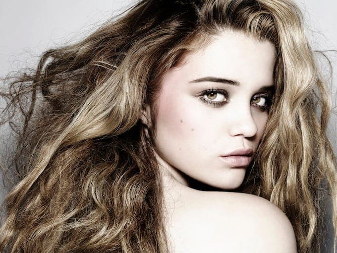 Rising pop starlet Sky Ferreira collaborates with Blood Orange