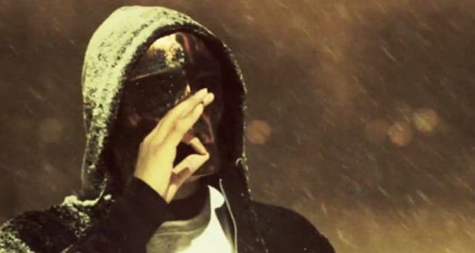 Masked grime MC Cas drops pensive new track ‘Walkin’