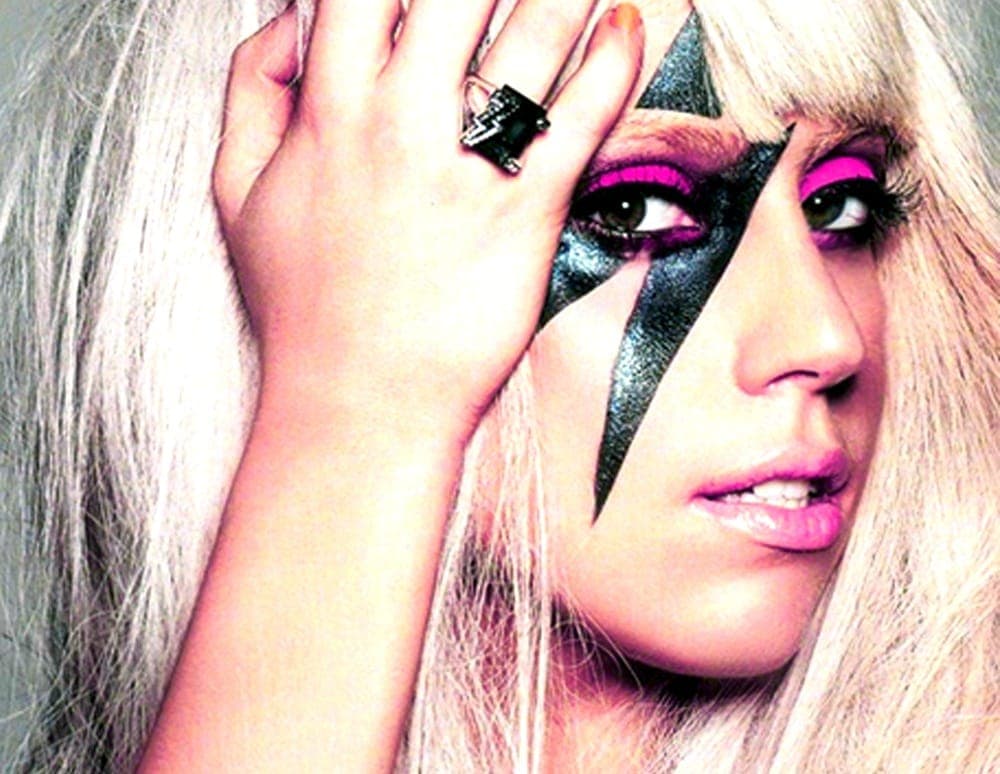 Lady Gaga is doing a medley tribute to David Bowie at the Grammys