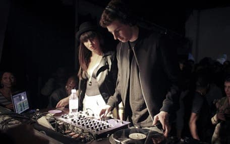 Jamie xx – 'Touch Me' (Instrumental)