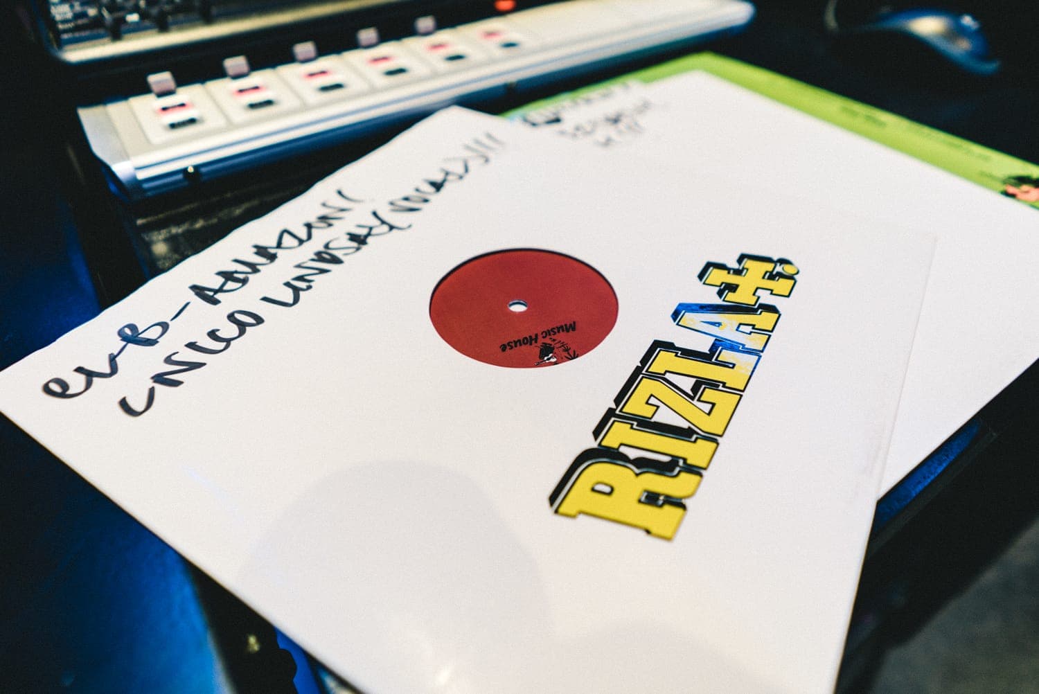 Watch Riz La Teef mix his most prized dubplates