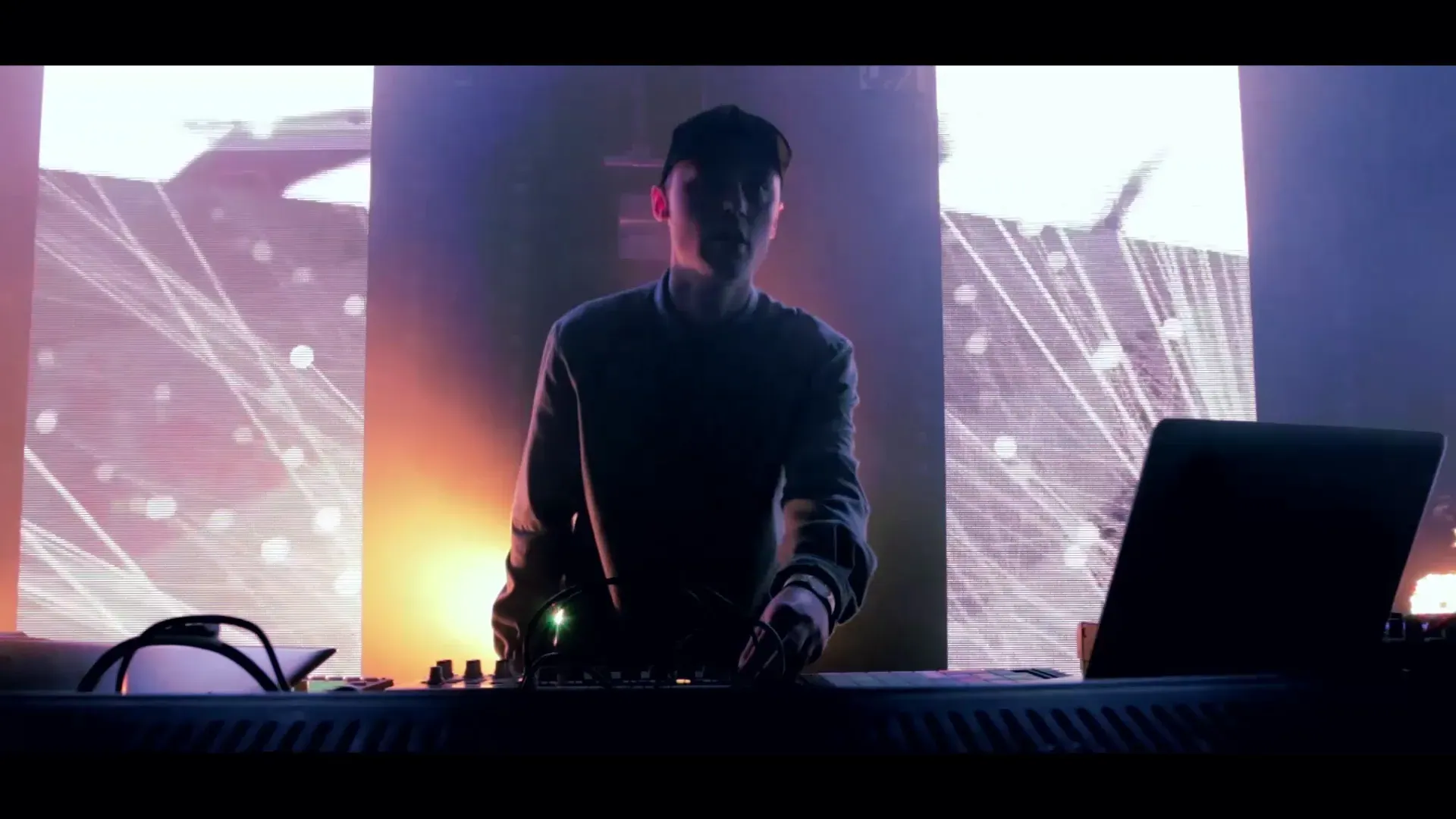 Watch a captivating live set from Lapalux