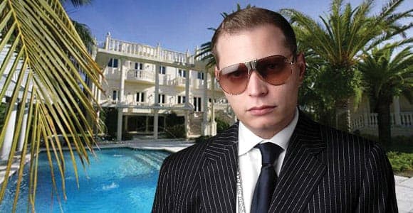 This video of Scott Storch getting his hair cut while making a beat is everything