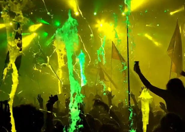 Glastonbury urges fans to arrange postal votes for EU referendum