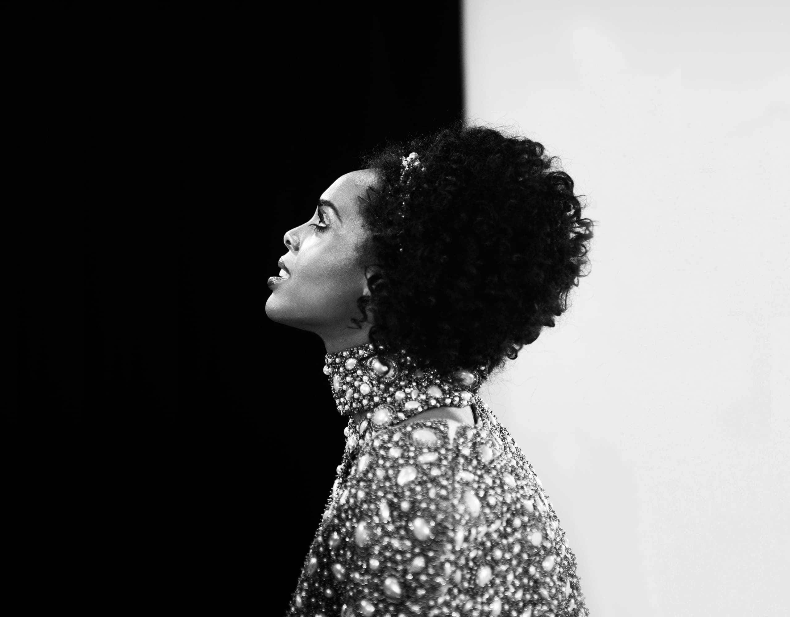Rahel introduces the moody, greyscale video for ‘Restless’