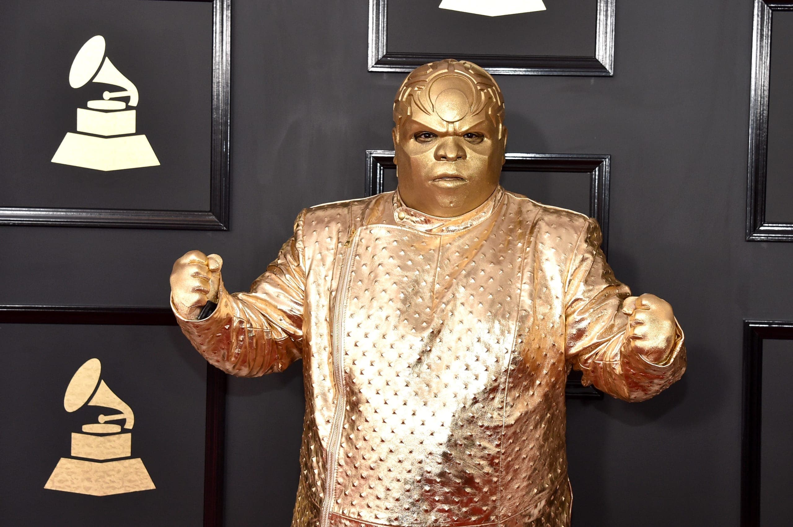 There are no words for CeeLo Green’s really fucking weird Grammys outfit