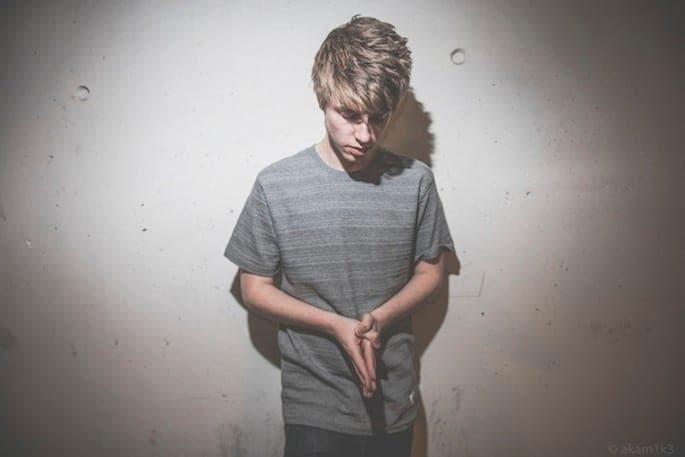 Jersey club producer R3LL remixes Lido’s synth-splattered ‘Money’