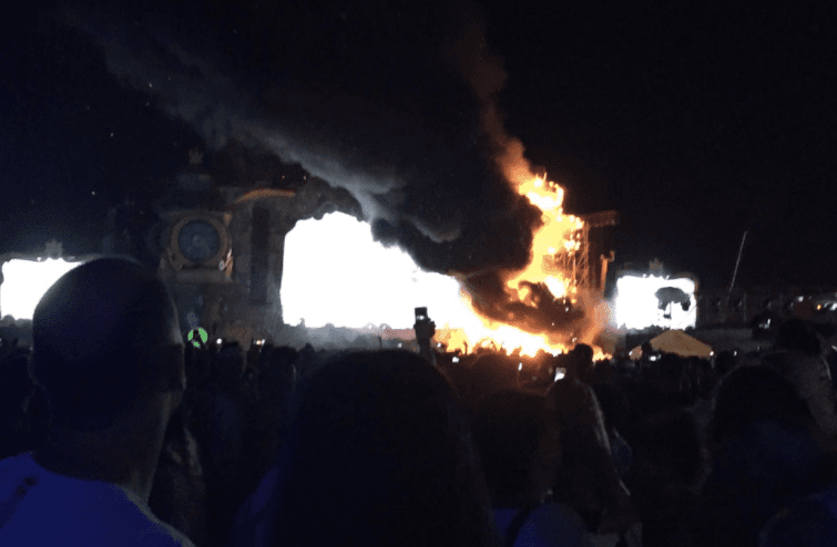 22,000 people evacuated from Barcelona music festival following huge fire
