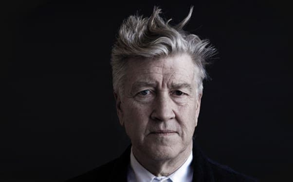 The Twin Peaks cast are actually begging David Lynch to return to reboot