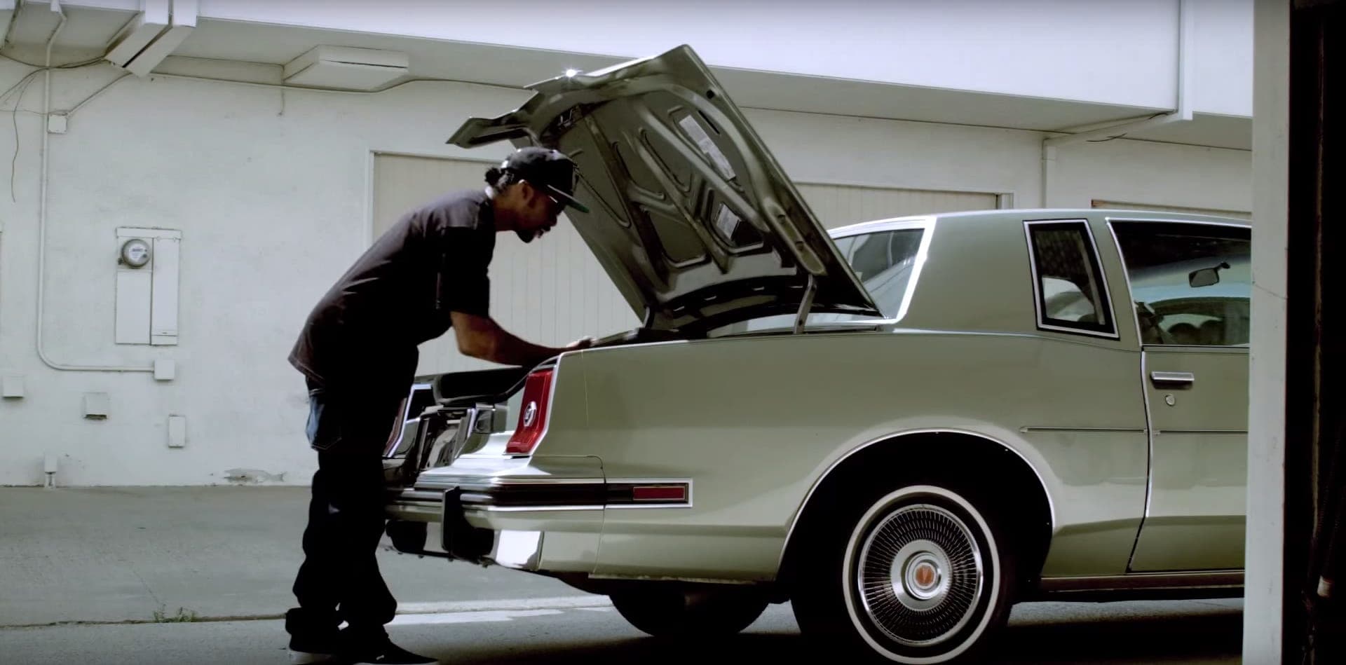 Watch Dam Funk sell his synth collection out of his car
