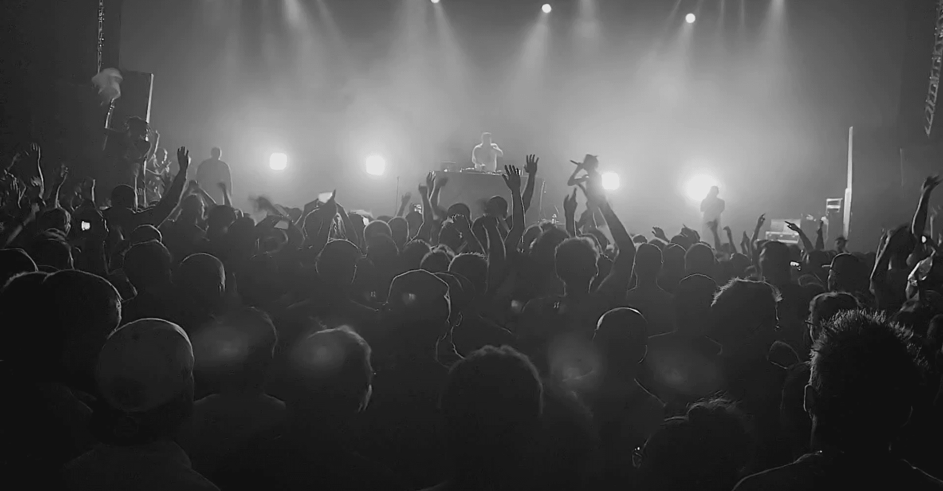 Joey Bada$$ – ‘Paper Trails’ – Live at Loriginal Festival